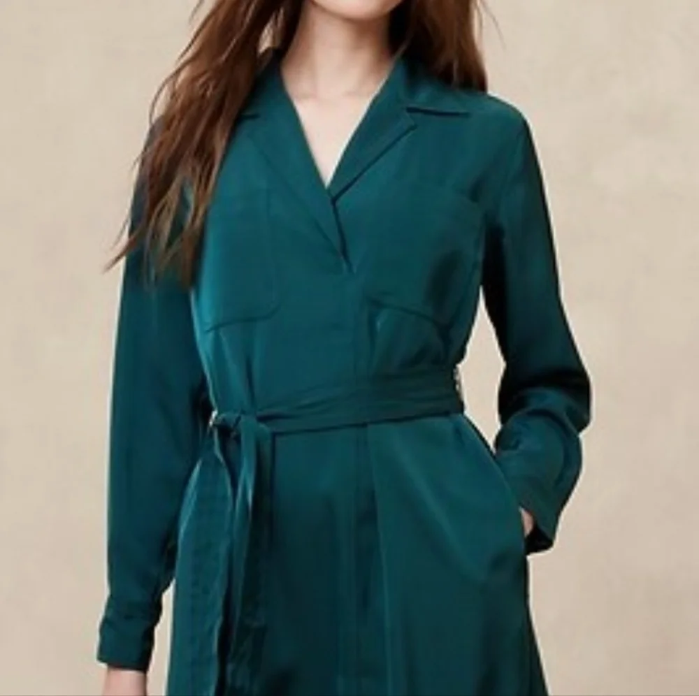 Banana Republic Women's Long Sleeve Satin Twill Mini Shift Dress in Teal Shadow